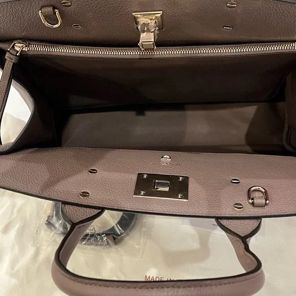 ⭐️NWT! Salvatore Ferragamo -The Studio Bag- Med/Org. Price $3,250 + tax - Picture 7 of 16